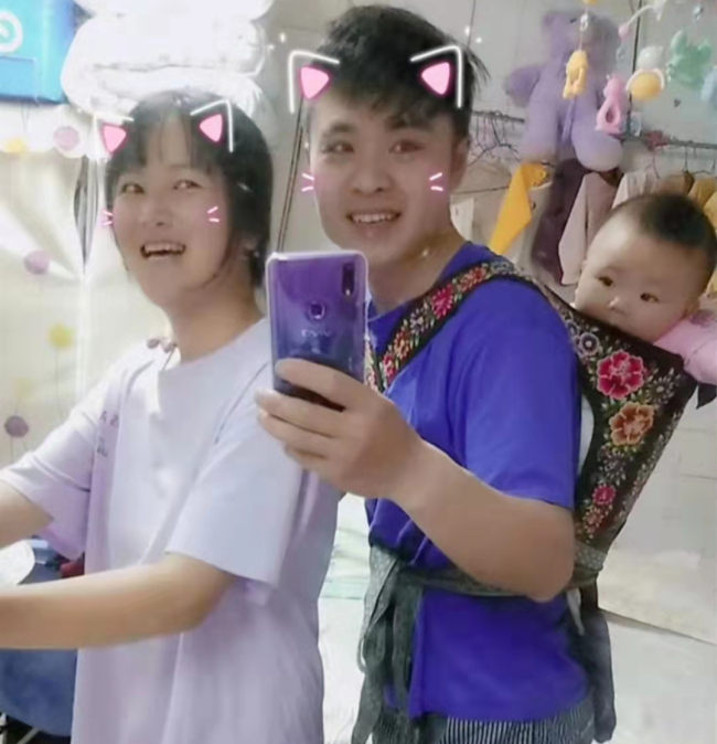 住在外卖箱里的女儿已经长大了