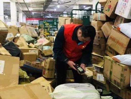 西安一邮件分拣员通宵夜班后猝死