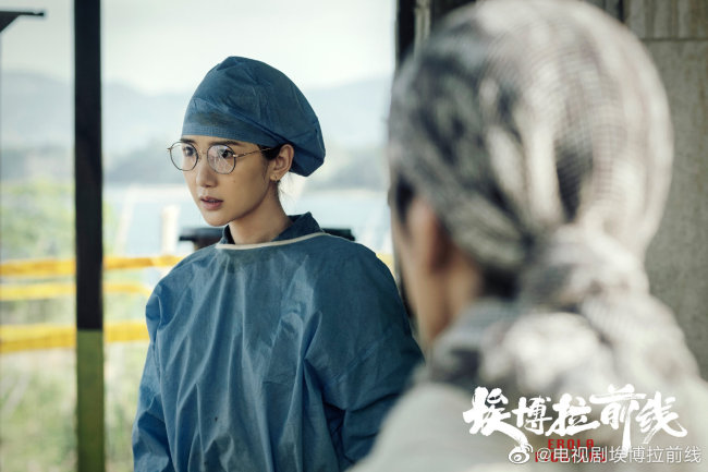 毛晓彤：拍《埃博拉前线》经常和罗晋探讨怎么“挨打”丨角色