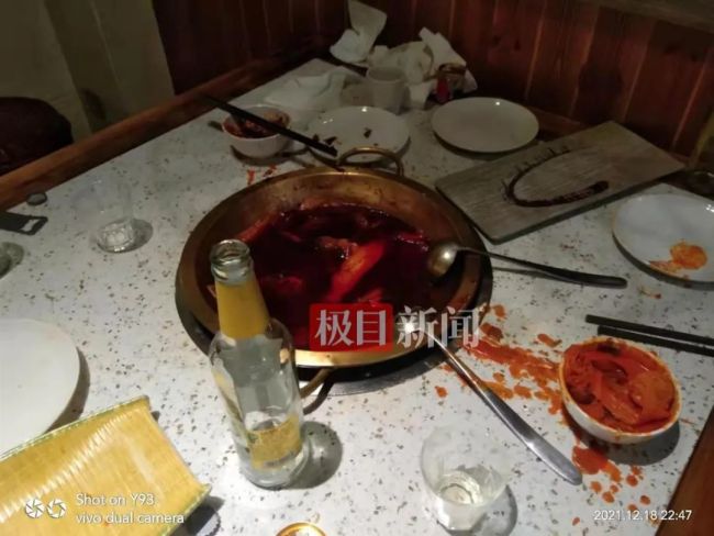 警方通报男子火锅里吃出避孕套：男子寻衅滋事，已被行拘