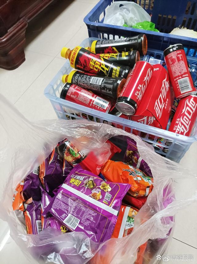 唯独老坛酸菜面没人抢！上海泡面货架现“最后的倔强”