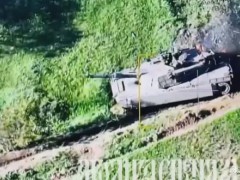 俄军T-72一炮击毁美军M1A1坦克 战场霸主陨落【快讯】
