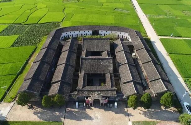 福建客家第一宗祠暴雨后大面积坍塌