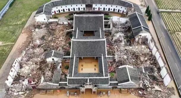 福建客家第一宗祠暴雨后大面积坍塌