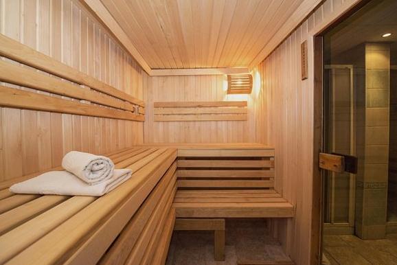 大冬天中暑84岁大爷双肺都白了