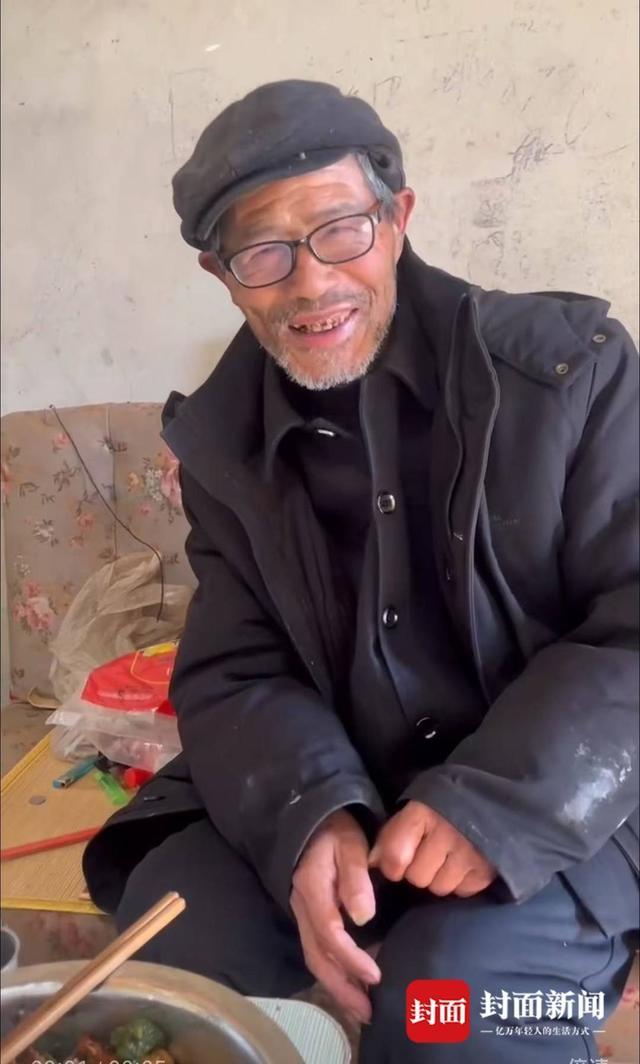 1岁烧坏脑子 他痴迷绘画60年 菜市场里的&ldquo;梵高&rdquo;感动千万网友