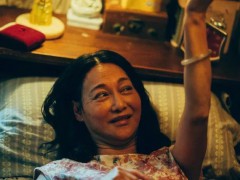 惠英红获华表奖优秀女演员奖激动落泪 电影是生命【热搜】