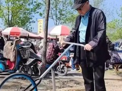 莫言回山东老家赶大集 具体什么说？