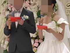 湖南00后新人结婚自己主持 新人自导自演引热议【热搜】
