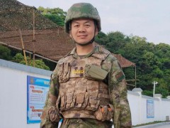 连救5人的军官归队了 英雄无悔【热搜】