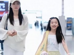 董璇官宣再婚后首现身 究竟啥情况？