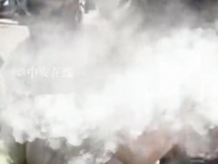女司机与小哥因事故大打出手 路怒症引发热议【热搜】