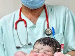 巴西男婴手握母亲节育环出生 避孕工具也挡不住他【热搜】