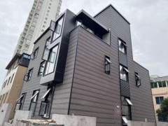 【200平别墅扩建到700平 谁给办的证 危房改造争议不断】
