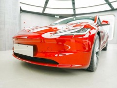 美国一辆特斯拉打不开车门致5人烧死 设计缺陷引发诉讼[热点]