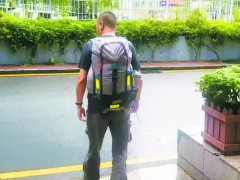 53岁男子50天徒步1500公里回家 内幕曝光让人意外!