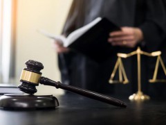 男子帮村民安装电表箱触电身亡 家属索赔142万[热点]