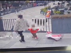 两岁小孩拉扭扭车绊倒男子致九级伤残 二审改判其父母承担次要责任[热点]