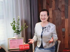 60岁退休干部拍短剧 成竖店容嬷嬷 内幕曝光让人意外~