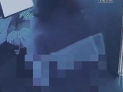 男子网吧包间打游戏遭陌生女子猥亵 突发状况令人震惊[热点]