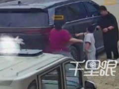 4岁男孩车门夹手哭喊10分钟才获救 妈妈：厂里噪音大没听见[推荐]